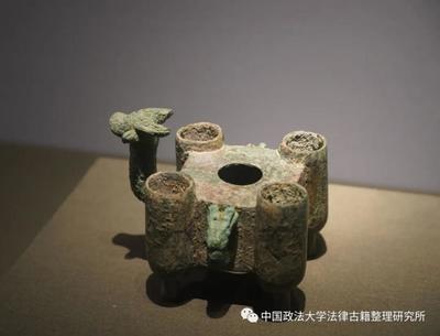 鸿蒙初辟的色彩艺术 对话西周 · 四足调色器